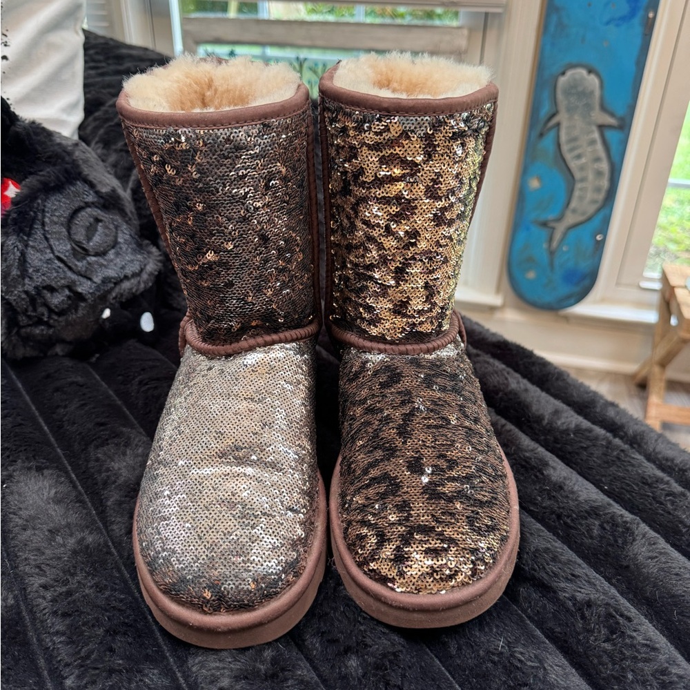 UGG Reversible Sequin Leopard Print Boots – Women’s Size 7